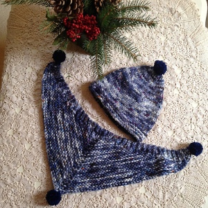 Big Squeeze Hat & Scarf, a free knitting pattern by Christina Wall.